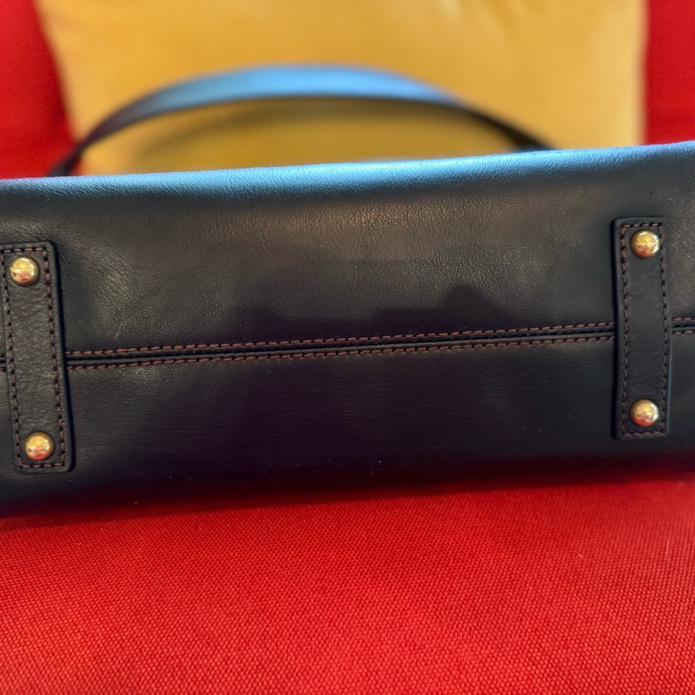 Dooney and Bourke Black Leather Shoulder Bag - Picture 5 of 5